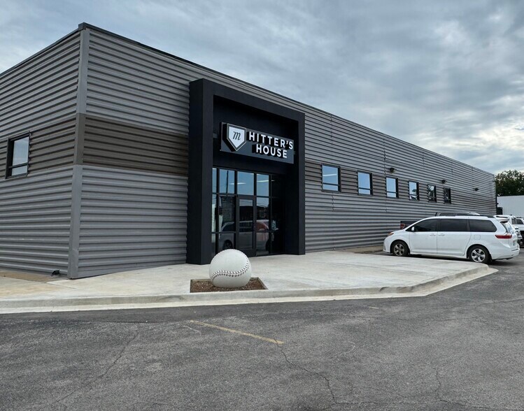 714-738 W Main St, Jenks, OK à louer - Photo du bâtiment - Image 3 de 6