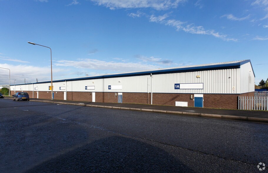 Burma Dr, Hull à louer - Photo du bâtiment - Image 2 de 7