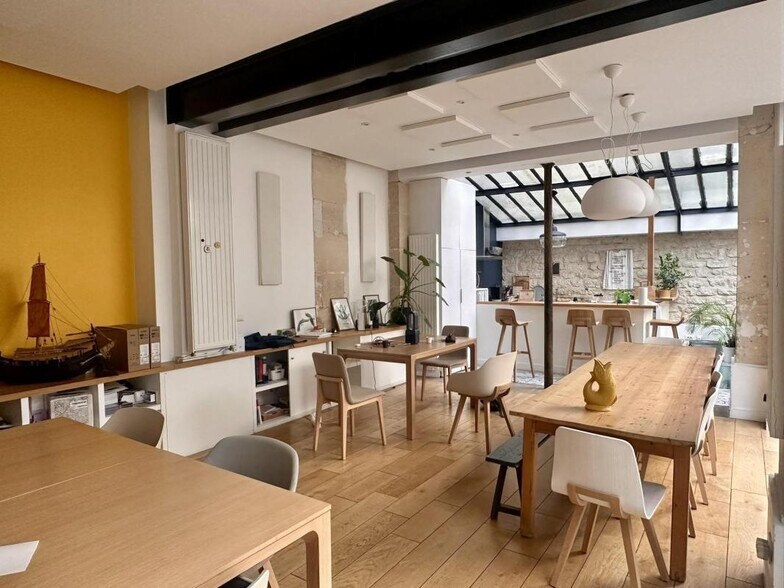 75 Rue Du Faubourg Saint-Martin, Paris for lease - Interior Photo - Image 2 of 9