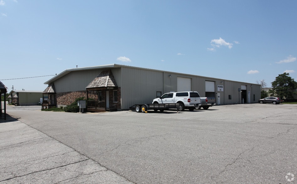 15342 S Keeler St, Olathe, KS for lease - Building Photo - Image 3 of 6