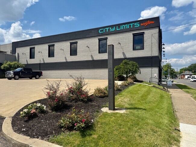 Plus de détails pour 641 Lincoln Way W, Massillon, OH - Bureau à louer