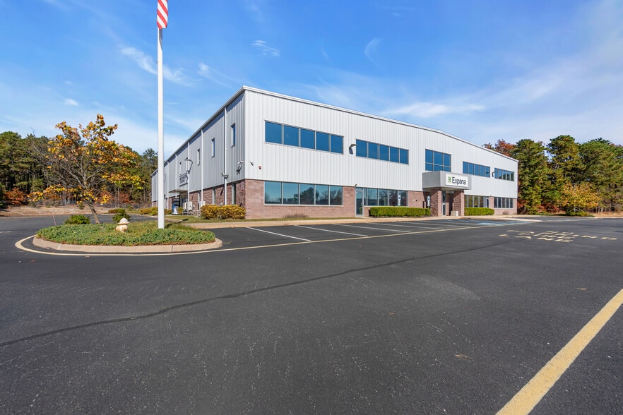 1001 Corporate Cir, Toms River, NJ for lease - Building Photo - Image 2 of 11