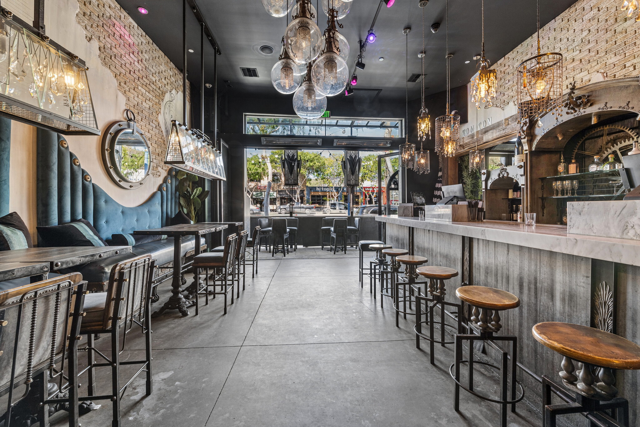 8928-8930 Santa Monica Blvd, West Hollywood, CA for lease Interior Photo- Image 1 of 3