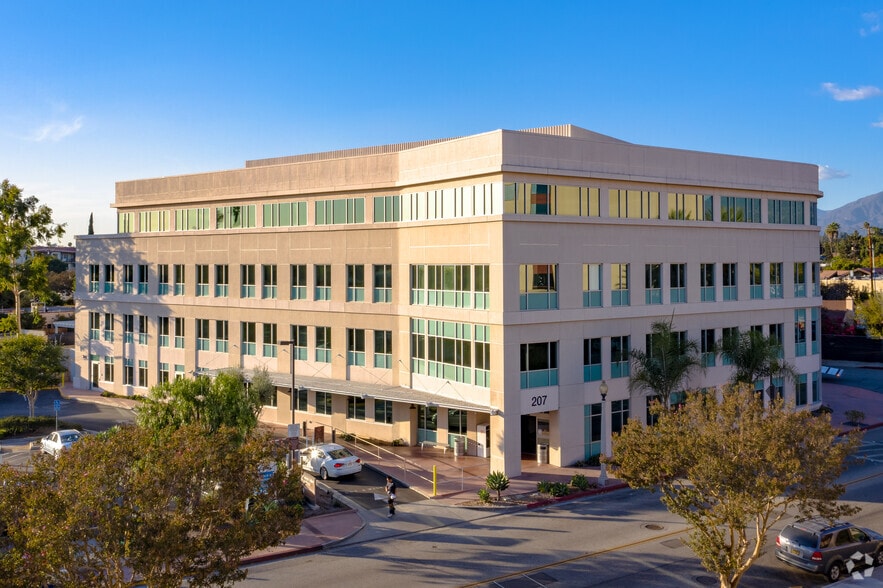 207 S Santa Anita Ave, San Gabriel, CA for lease - Building Photo - Image 1 of 7