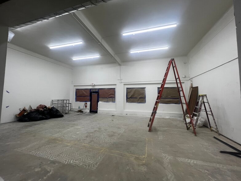 215 Market St, Perth Amboy, NJ for lease - Interior Photo - Image 3 of 14