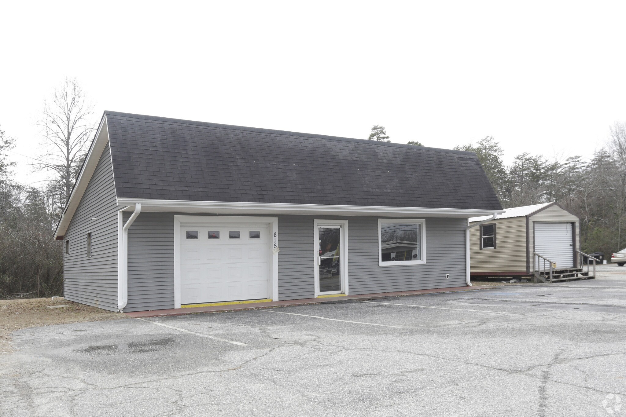 615 W North 1st St, Seneca, SC à vendre Photo principale- Image 1 de 4