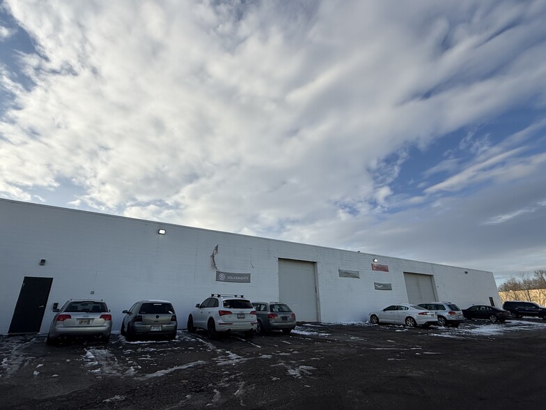 2021 Midway Dr, Twinsburg, OH for lease - Building Photo - Image 3 of 7