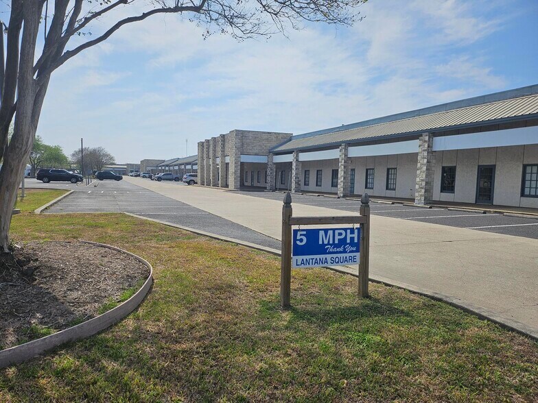 2209 N Padre Island Dr, Corpus Christi, TX à louer - Photo du bâtiment - Image 2 de 9