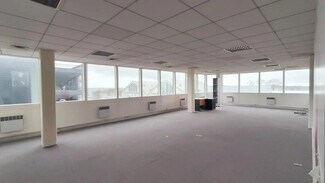 Plus de détails pour 1 Avenue Du Bois De L'Epine, Évry-Courcouronnes - Bureau à vendre