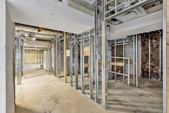 2330 Victory Pky, Cincinnati, OH for lease Interior Photo- Image 2 of 8