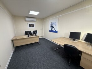 Foxhill Road Est, Nottingham for lease Interior Photo- Image 1 of 14