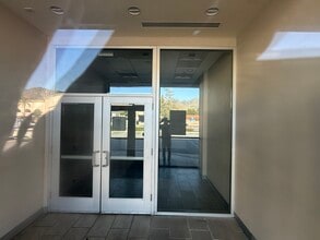 150-160 W Foothill Blvd, Azusa, CA à louer Photo intérieure- Image 1 de 1