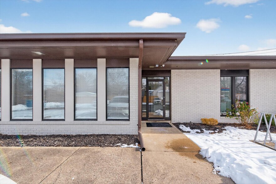 3409 N Holland Sylvania Rd, Toledo, OH à louer - Photo du bâtiment - Image 2 de 16
