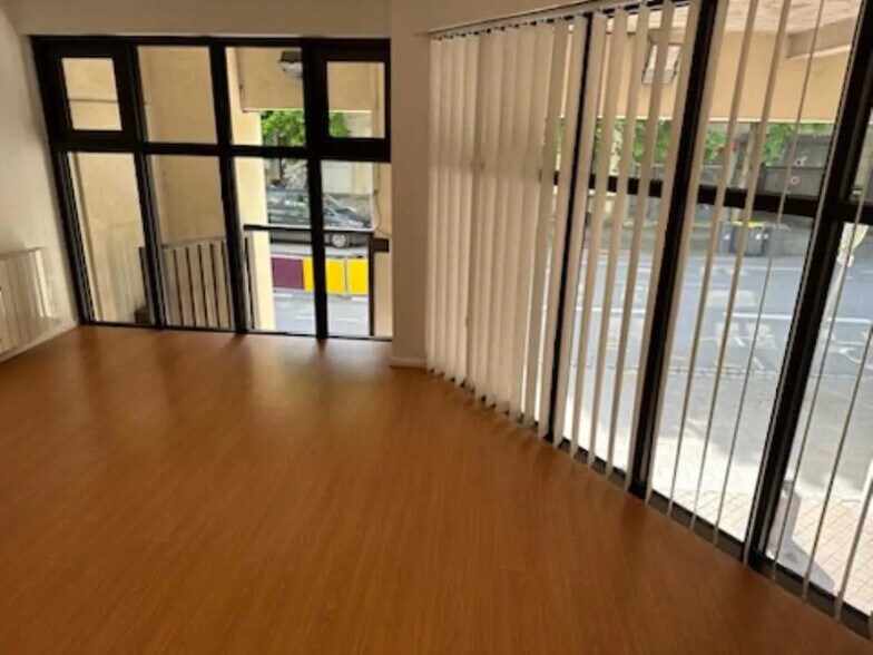 Office in Lille for lease - Interior Photo - Image 3 of 5