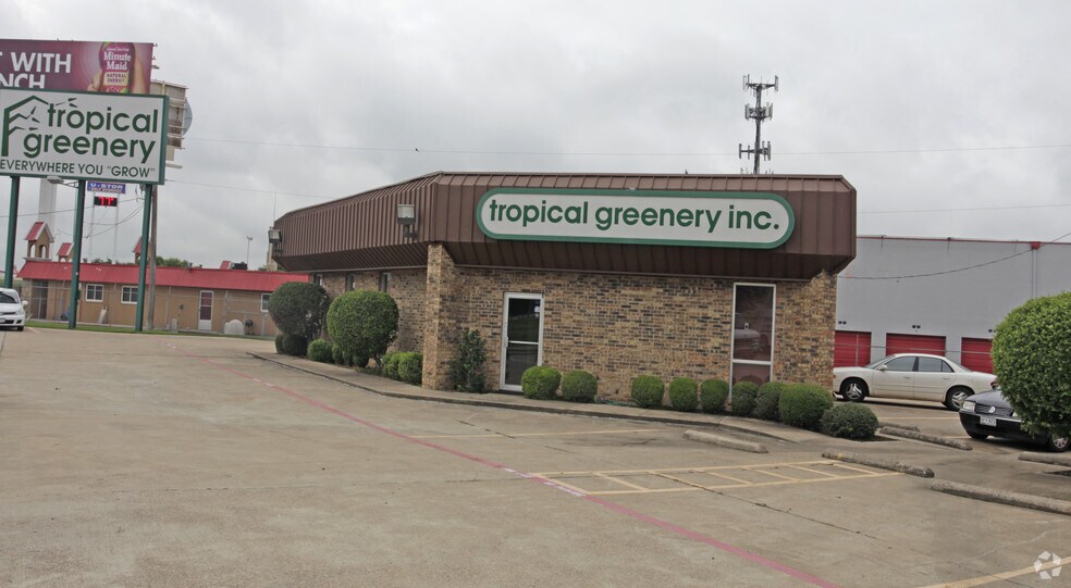 7904-7908 NE Loop 820, North Richland Hills, TX à louer - Photo du bâtiment - Image 3 de 7