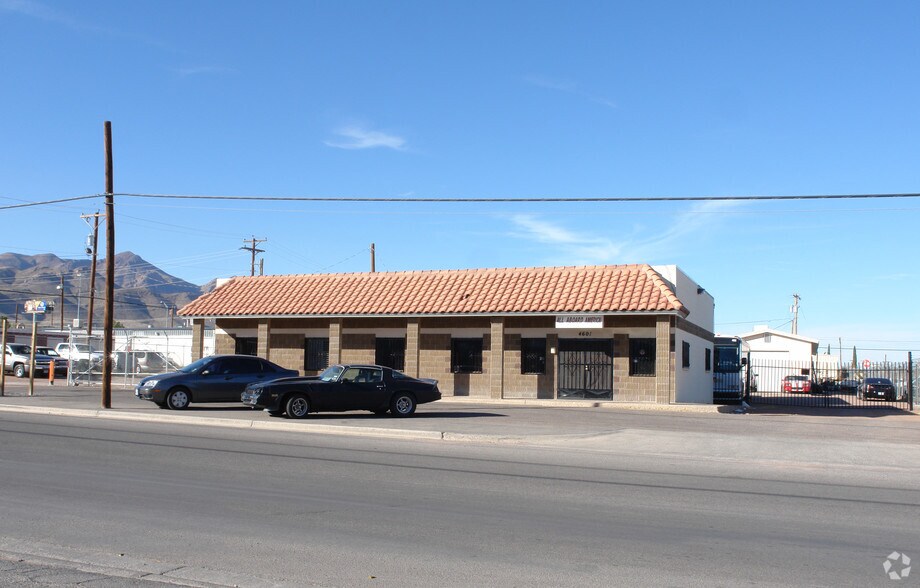 4601 Titanic Ave, El Paso, TX à louer - Photo du bâtiment - Image 3 de 4