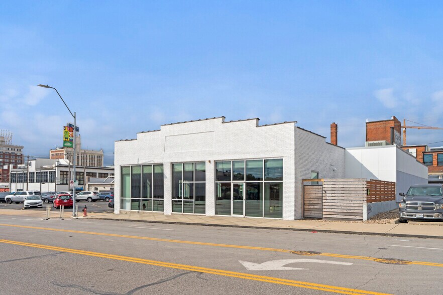 1814 Oak St, Kansas City, MO à vendre - Photo du bâtiment - Image 3 de 26