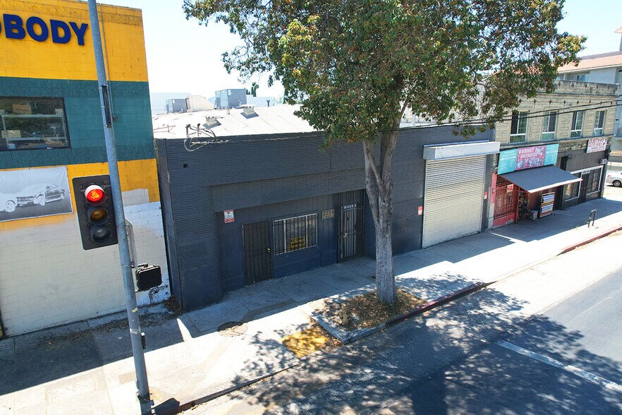 2234 W Temple St, Los Angeles, CA à louer - Photo du bâtiment - Image 3 de 10
