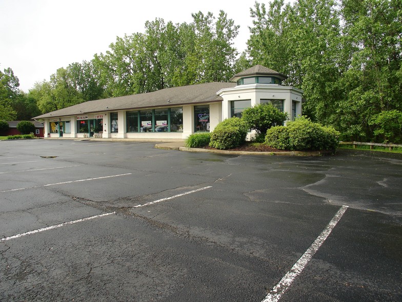 1570 Us-9, Clifton Park, NY for sale - Building Photo - Image 1 of 1