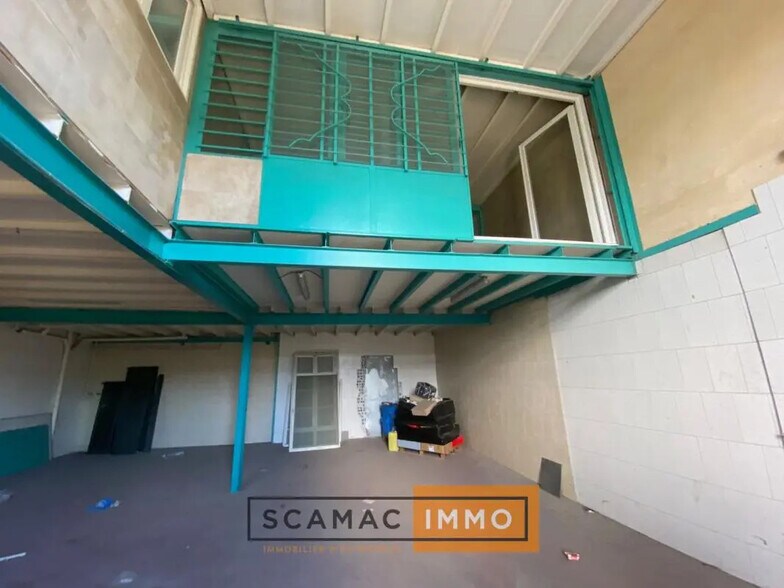 Industriel dans Vitrolles à louer - Photo du bâtiment - Image 3 de 11