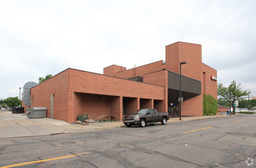 16 N 9th Ave, Hopkins, MN à vendre - Photo du bâtiment - Image 2 de 4