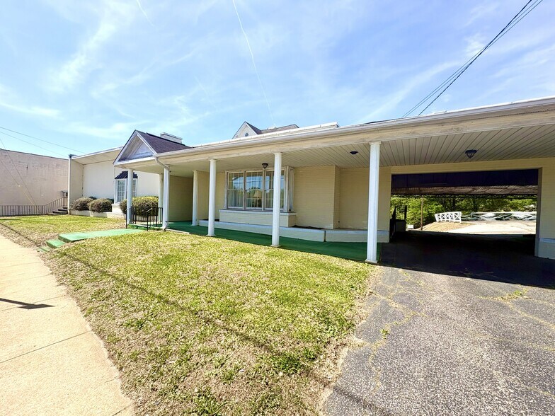 2025 N Main St, Danville, VA à vendre - Photo du bâtiment - Image 3 de 81