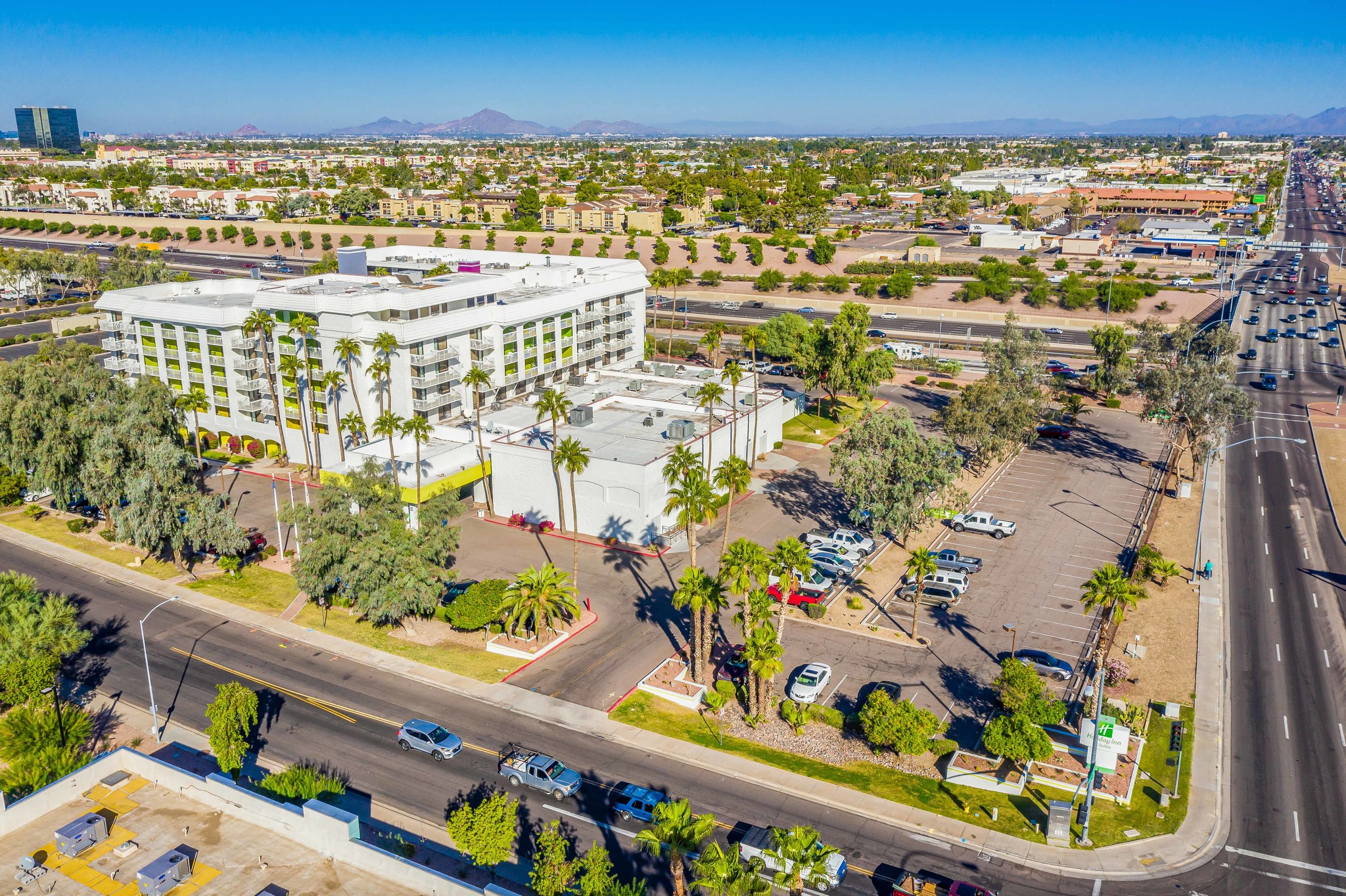 1600 S Country Club Dr, Mesa, AZ for lease Building Photo- Image 1 of 7