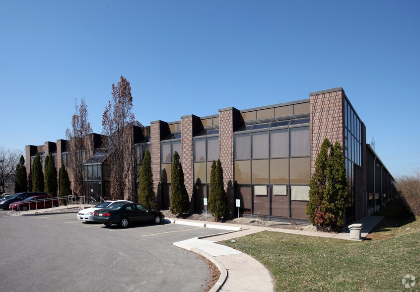 120 Nashdene Rd, Toronto, ON à vendre - Photo principale - Image 1 de 1