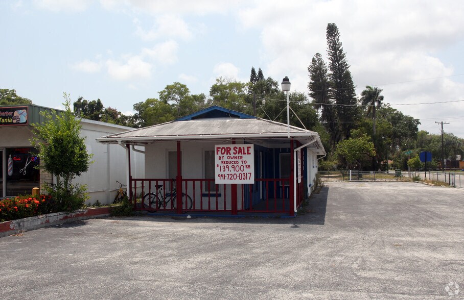 1704 9th St W, Bradenton, FL à louer - Photo du bâtiment - Image 2 de 8