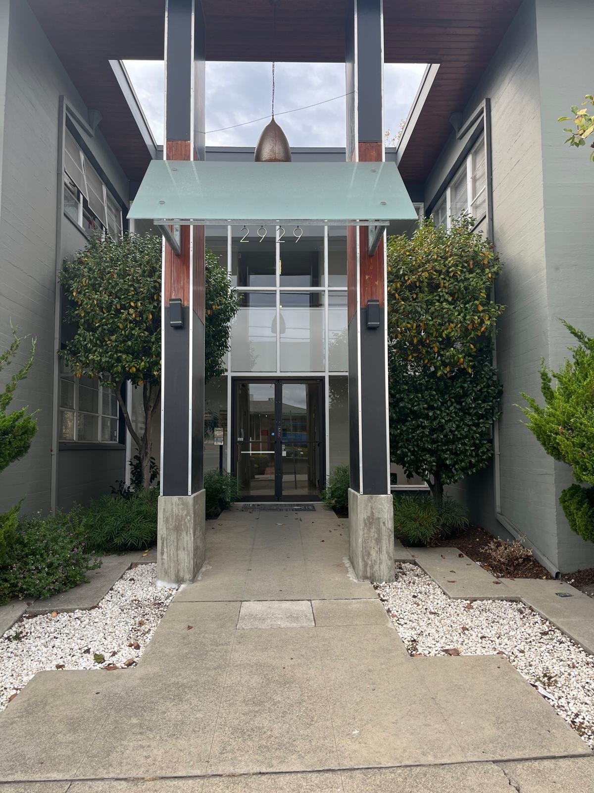 2929 Summit St, Oakland, CA for lease Building Photo- Image 1 of 10