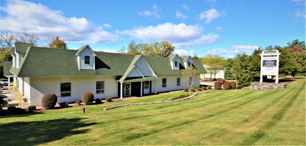 1607 Route 300, Newburgh, NY for lease - Building Photo - Image 2 of 7