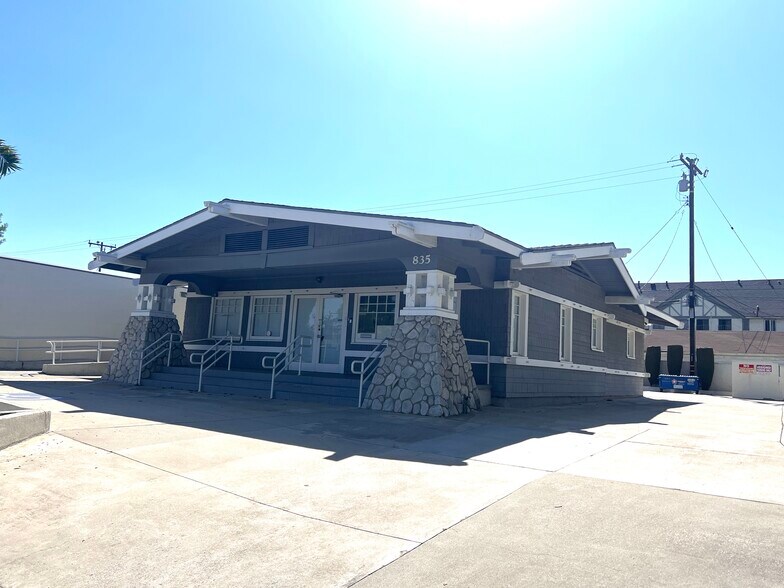 835 S Garfield Ave, Alhambra, CA à vendre - Photo du bâtiment - Image 2 de 8
