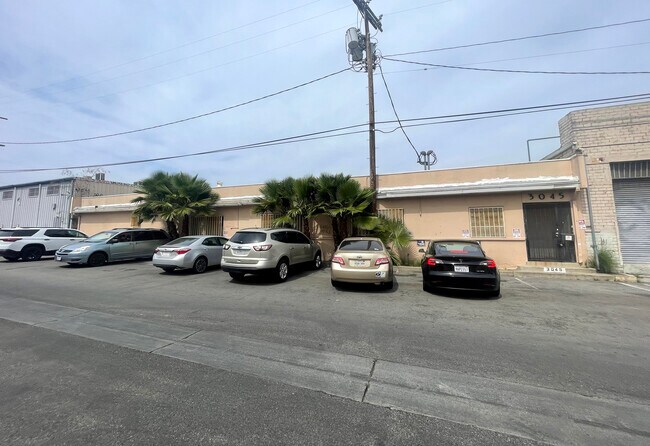 Plus de détails pour 3045 E 11th St, Los Angeles, CA - Industriel à louer