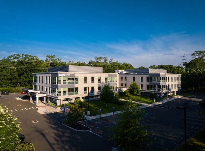 249 Danbury Rd, Wilton, CT à louer - Photo du bâtiment - Image 3 de 8