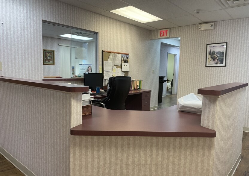 33 W Chester Pike, Ridley Park, PA for sale - Interior Photo - Image 2 of 7