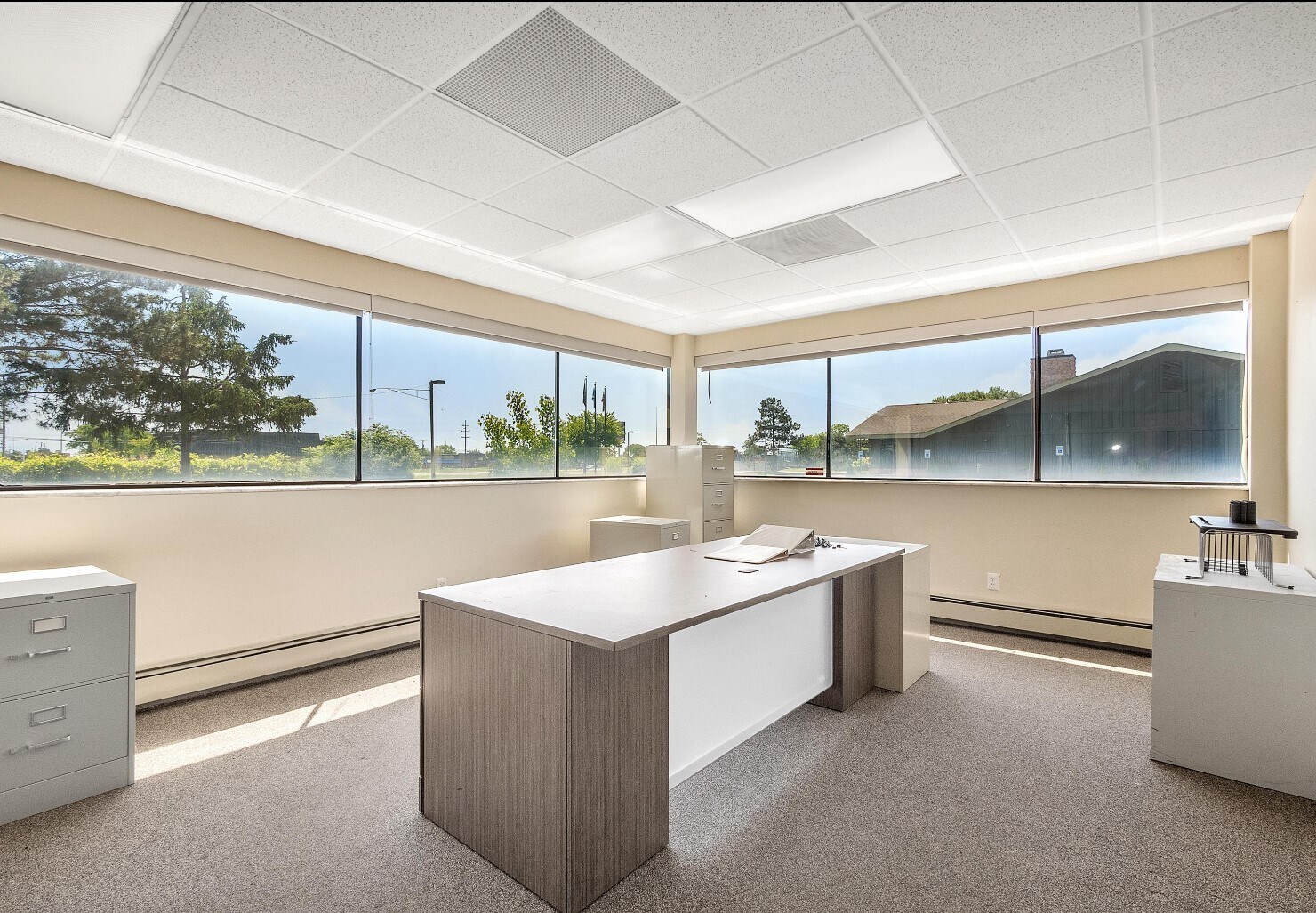 2430 Rochester Ct, Troy, MI à louer Photo intérieure- Image 1 de 6