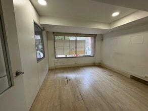 Bureau/Commerce de détail dans Barcelone, Barcelona à louer Photo intérieure- Image 2 de 18