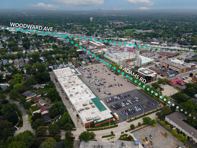 619-725 S Adams Rd, Birmingham, MI à louer - Photo du bâtiment - Image 2 de 6