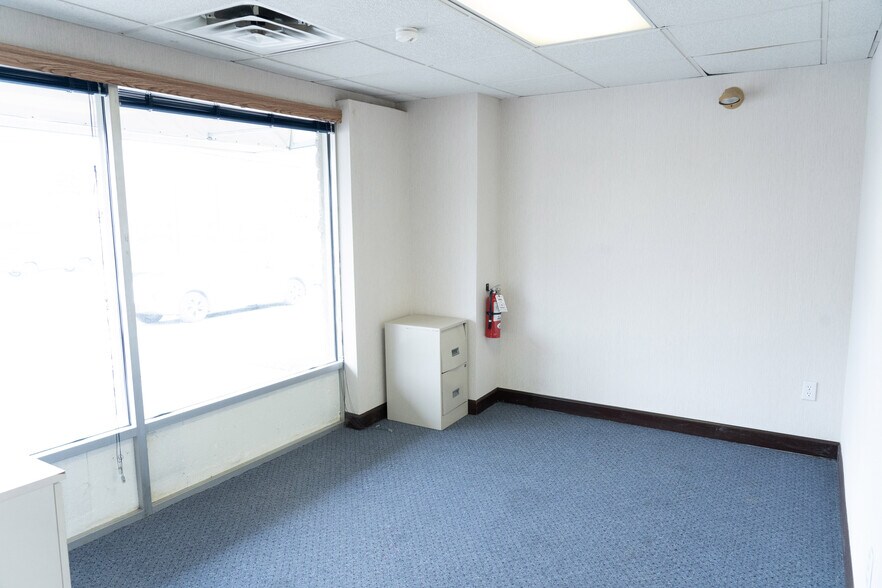 218 Center Rd, Monroeville, PA à louer - Photo intérieure - Image 3 de 17