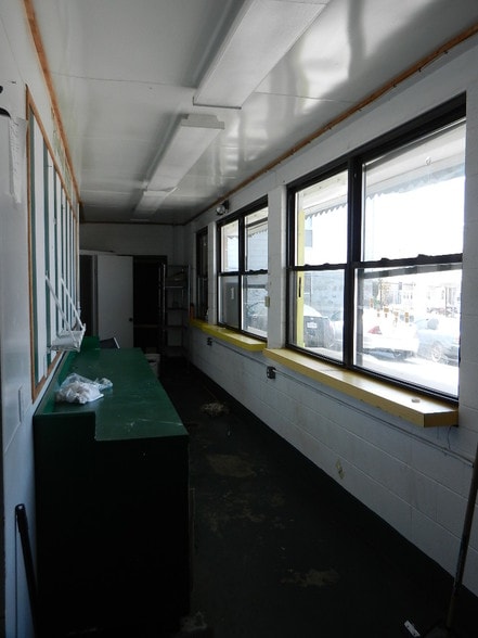 835 N Main St, Fall River, MA for sale - Interior Photo - Image 3 of 14