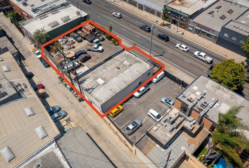5048 W Jefferson Blvd, Los Angeles, CA à louer - Photo du bâtiment - Image 3 de 10