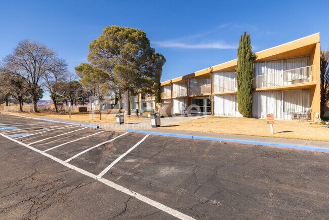 More details for 287 N Lake Powell Blvd, Page, AZ - Hospitality for Sale