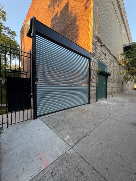 7118-7124 3rd Ave, Brooklyn, NY à louer - Photo du bâtiment - Image 3 de 9