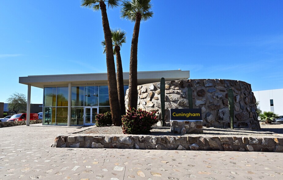 5001 E Washington St, Phoenix, AZ à vendre - Photo du bâtiment - Image 2 de 7