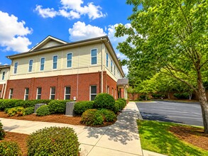 950 Scales Rd, Suwanee, GA à louer Photo du bâtiment- Image 2 de 28