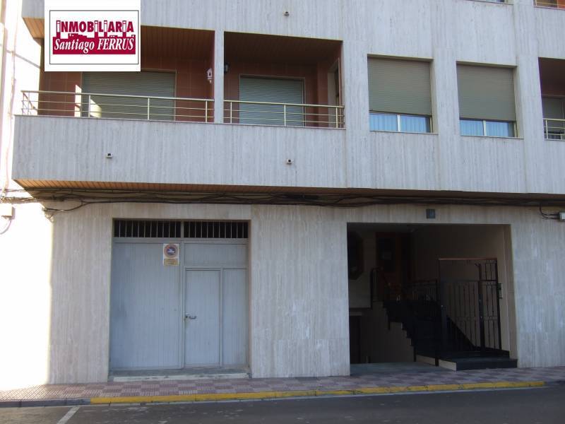 Retail in Almussafes, Valencia for lease Building Photo- Image 1 of 3