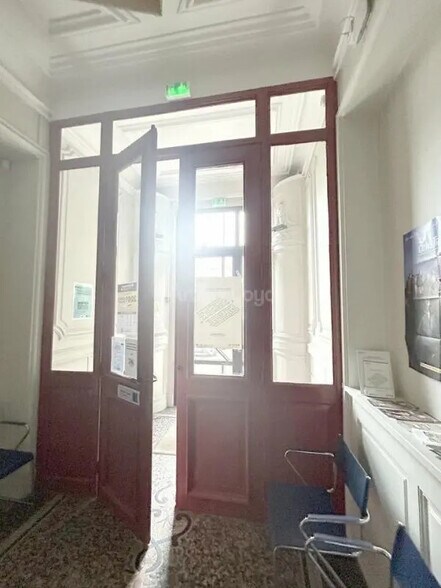 Bureau dans Nancy à louer - Hall d’entrée - Image 3 de 16