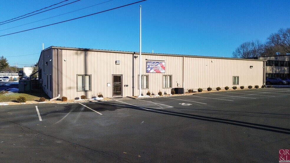 66 N Plains Hwy, Wallingford, CT à louer - Photo du bâtiment - Image 2 de 9