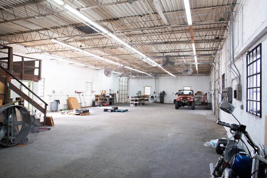 10990-10994 70th Ave, Seminole, FL à louer - Photo du bâtiment - Image 2 de 10