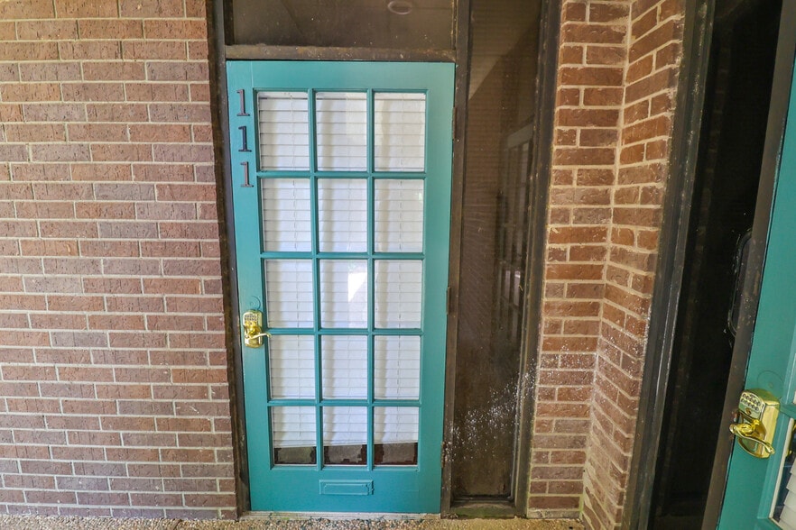 13131 Champions Dr, Houston, TX for lease - Building Photo - Image 3 of 110